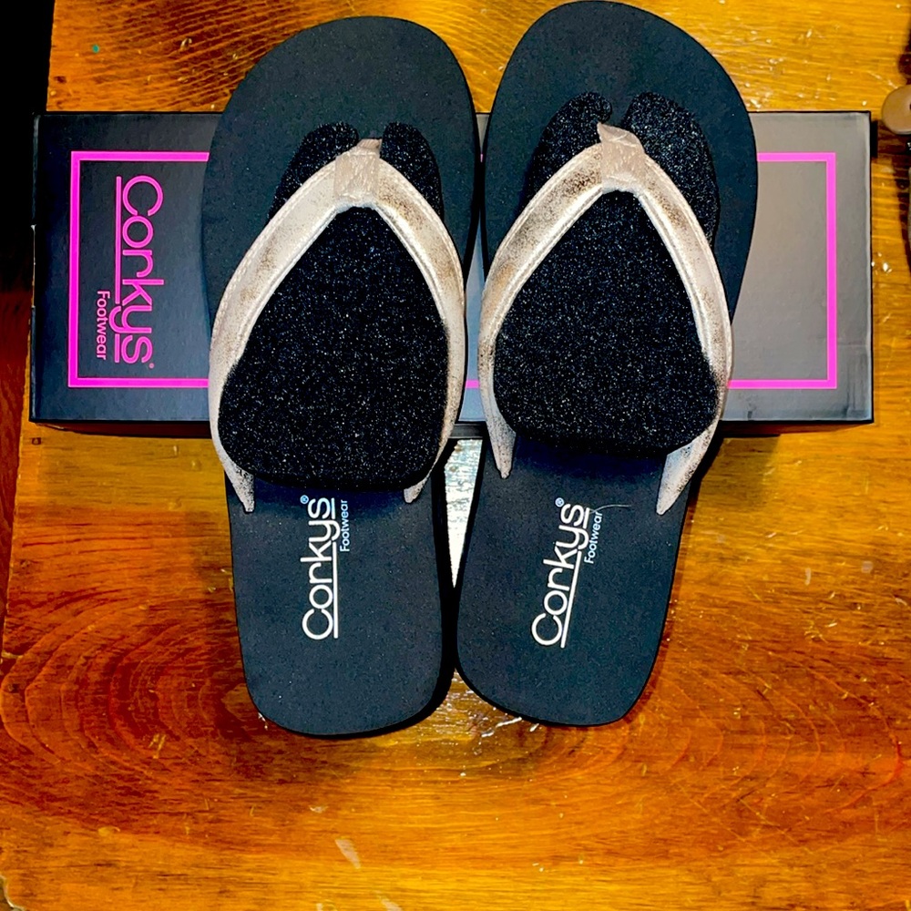 New Corkys gold medal washed metallic summer plans flip flops, size 7 - Picture 2 of 6